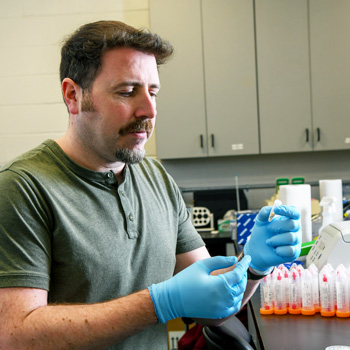Dr. David Duffy Promoted to University of Florida Associate Professor of Wildlife Disease Genomics with Tenure
