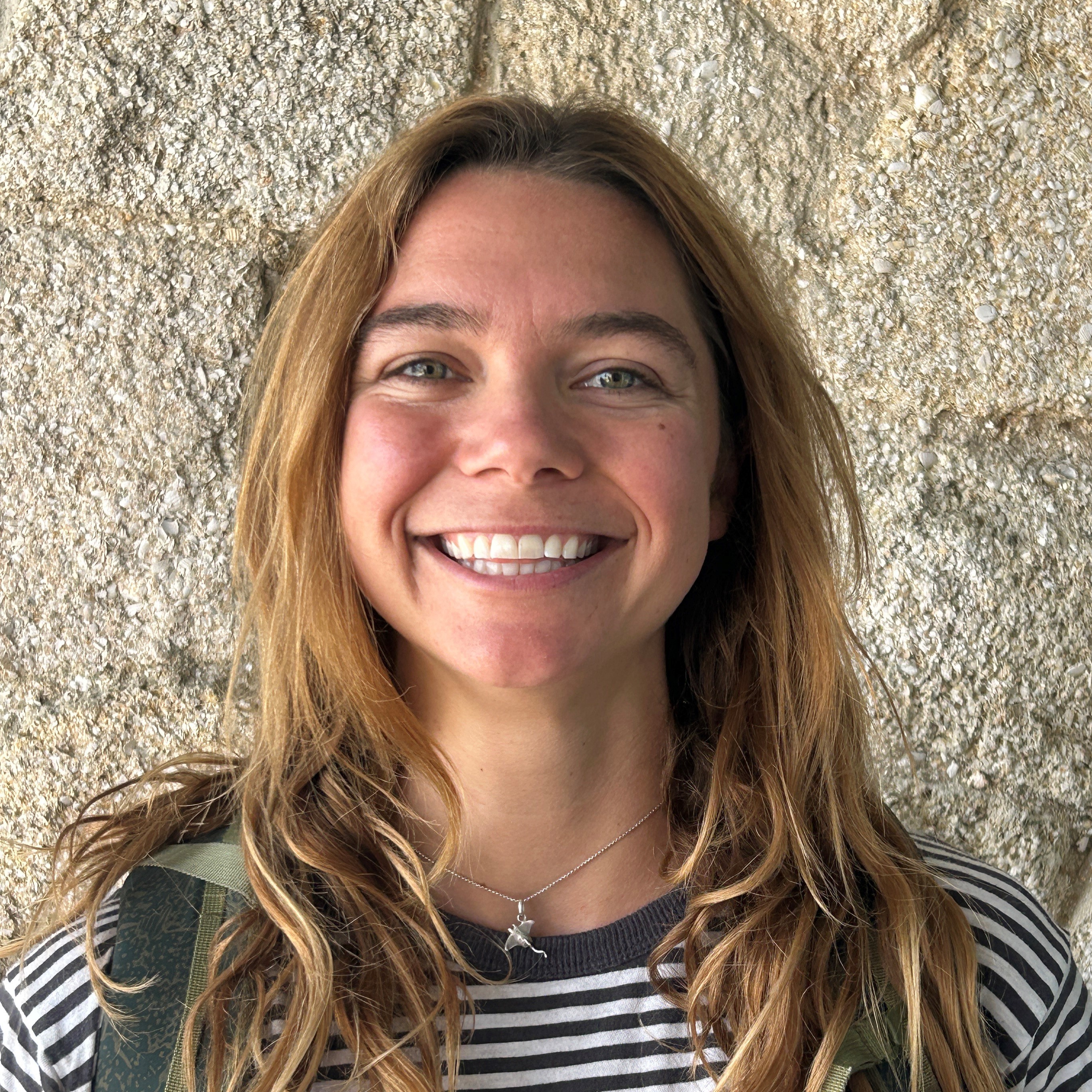 Loesgen Lab welcomes Grayce Dyer